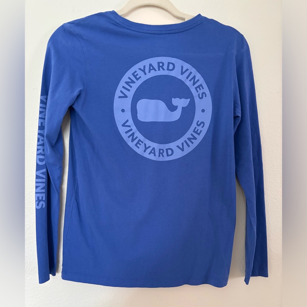 Vineyard vines long sleeve kids 
Size L(14)